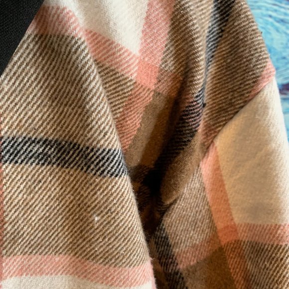 Shein Curve Lightweight Hooded Plaid Shacket - Picture 6 of 7